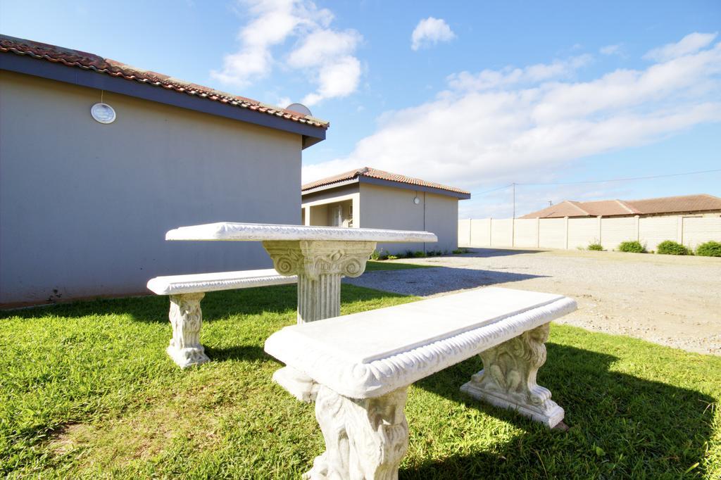 Minilitha Lodge Richards Bay Bagian luar foto